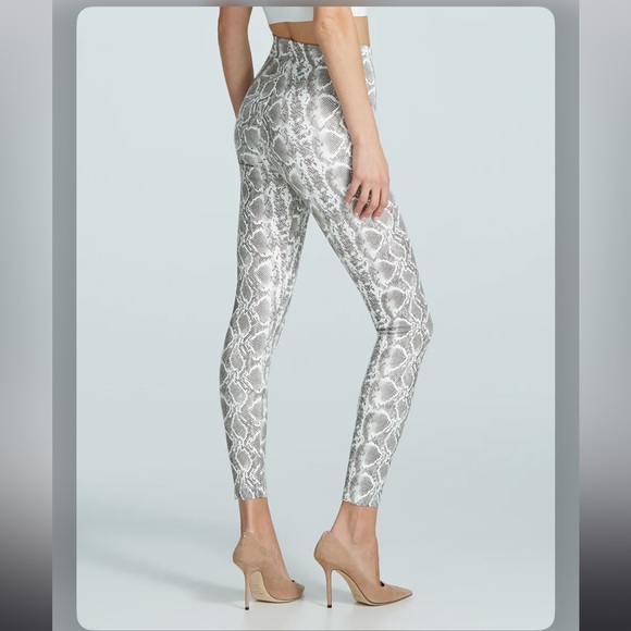 ☑️Commando Faux Leather Perfect Leggings White Snake Animal M - Picture 4 of 10